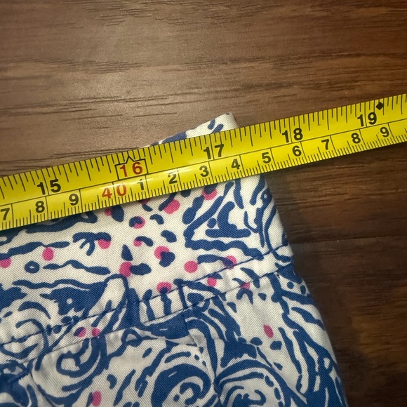 Lilly Pulitzer Blue and White Shorts size 10 The Walsh Short 100% cotton - Picture 15 of 16
